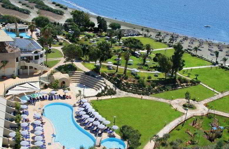 Hotel St Raphael Resort