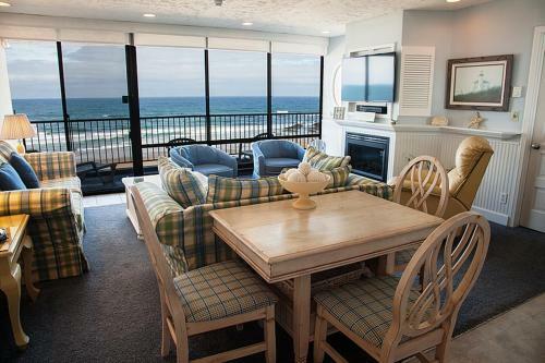 Inn At Spanish Head Resort Hotel
