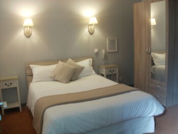 Hotel H�tel Du Tricastin