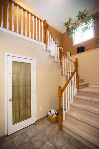 Alpenrose Revelstoke Bed & Breakfast