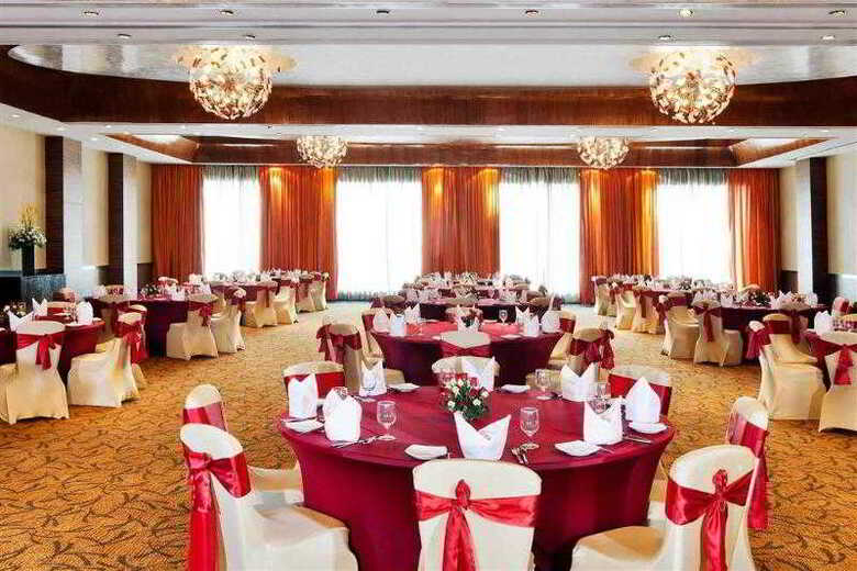 Hotel Novotel Mumbai Juhu Beach