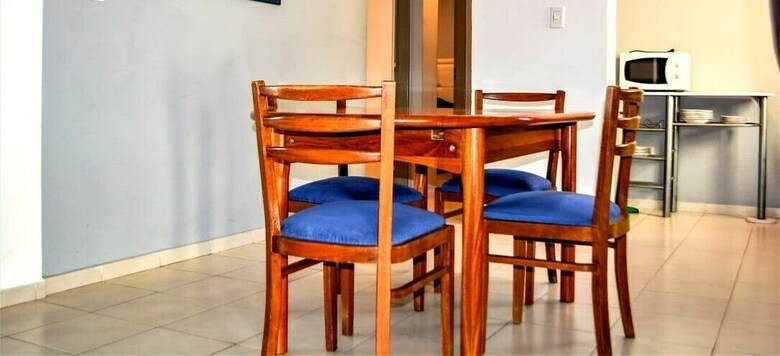 Hotel Emelsuites
