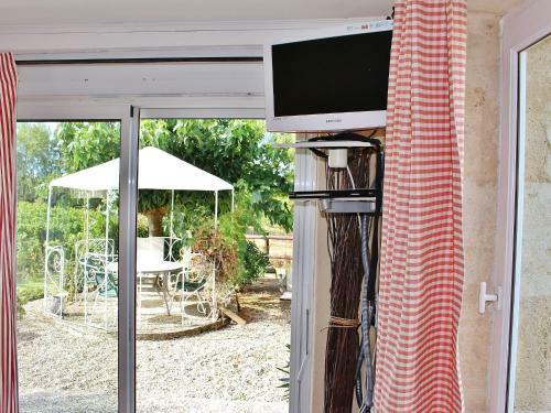 Holiday Home Le Pigeonnier De Pezelin Monprimblanc