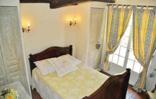 Holiday Home La Roure�