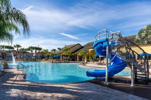 4 Bedrooms - 3 Bathrooms - Paradise Palms 8963 Cat