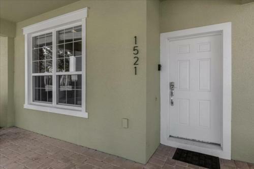 4 Bedrooms- 3 Bathrooms- Serenity 1521 Rc