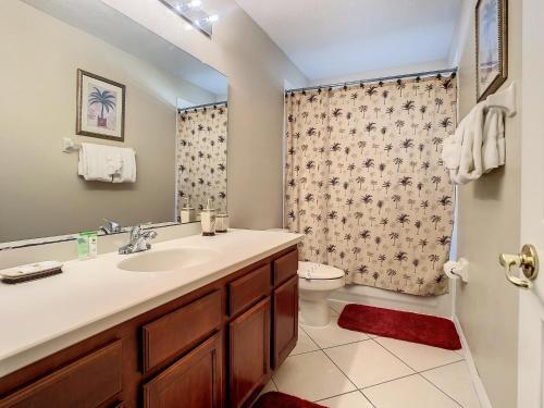 Villa Fantastic 7 Bed 6 Bath In Prestigious Gated Comm.