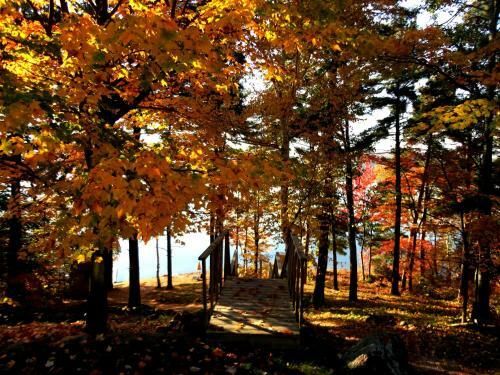 Laughing Waters Bed & Breakfast And Vacation Rental