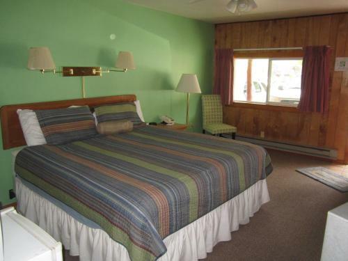 Motel Wapiti Lodge