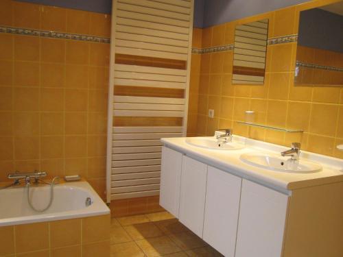 Holiday Home La Cle Des Champs Chevronstoumont