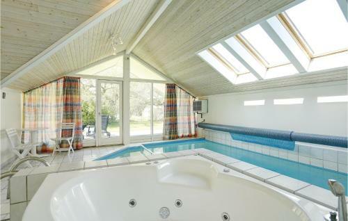 Holiday Home G�gevej Dronningm�lle XI