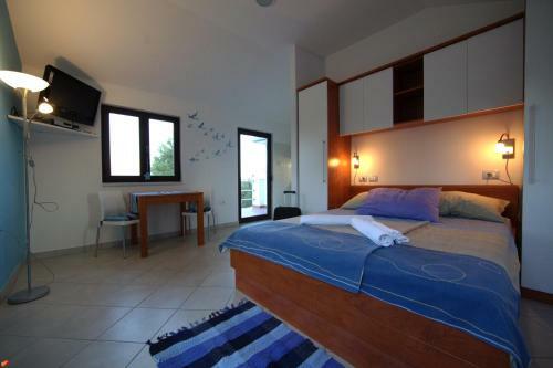 The Sea House Apartments