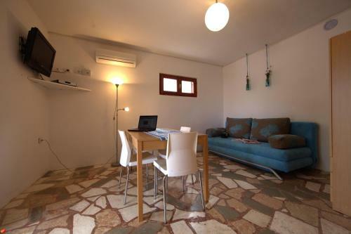 The Sea House Apartments