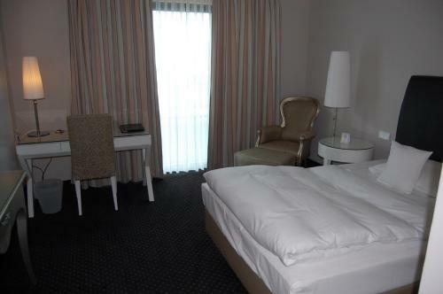 Hotel & Restaurant Sch�nau