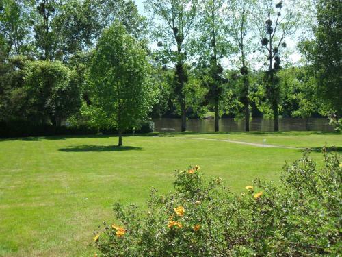 Hotel H�tel Val De Vienne