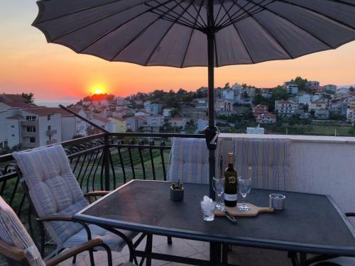 Apartments Frane Podstrana