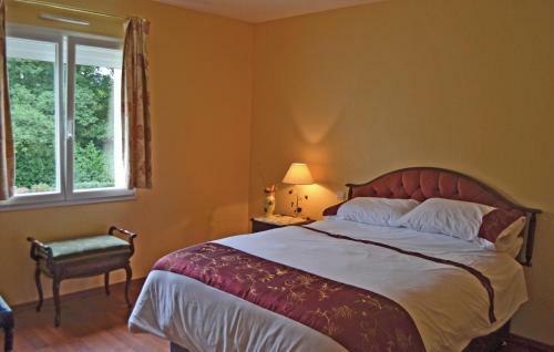 Holiday Home Poullaouen 51