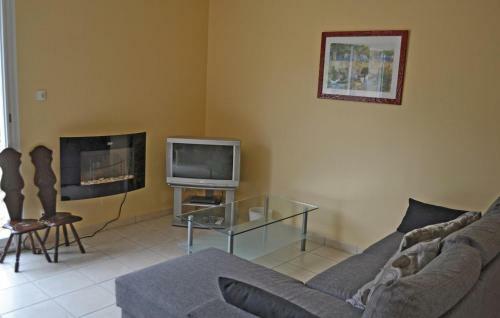 Holiday Home Poullaouen 51