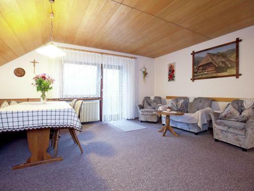 Modern Apartment In Bad Peterstal-griesbach With Vineyards