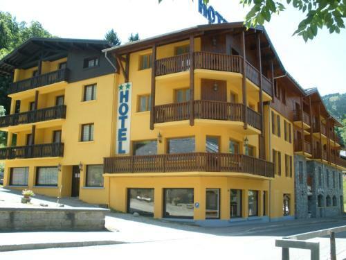 Hotel H�tel Les M�l�zes