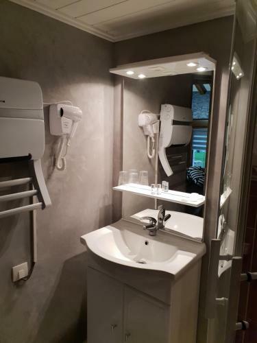 Hostal Le Point De Chute