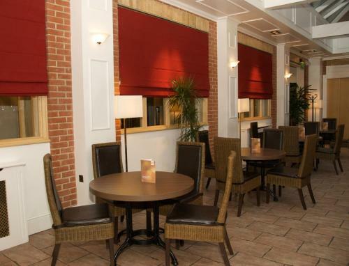 Hotel Oakwood House
