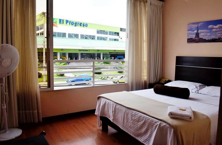 Hotel Platino Plaza