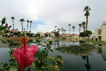 Hotel Desert Breezes Resort