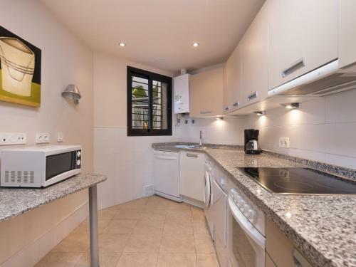 Apartment Sea Front By Interhome