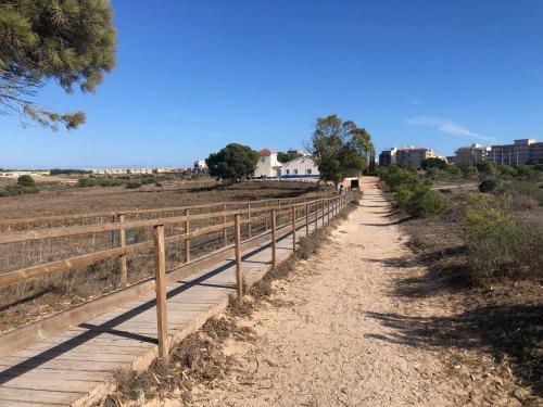 �mplio Apartamento Playa La Mata Torrevieja