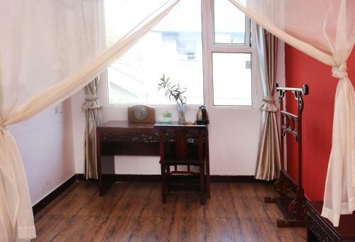 Alley Youth Hostel