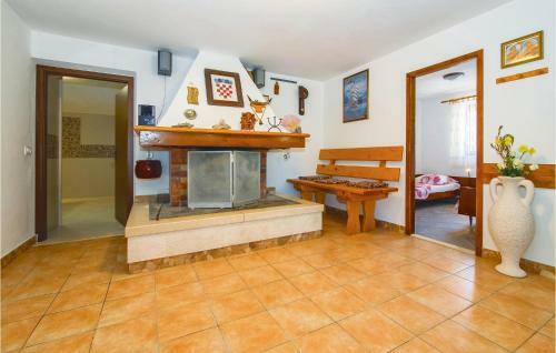 Holiday Home Pucisca 15