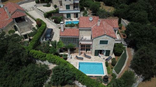 Villa Lu?i