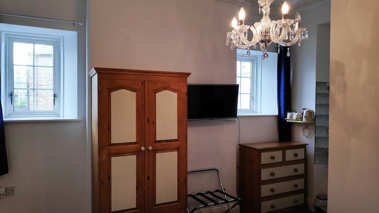 Hostal Elnor Guest House