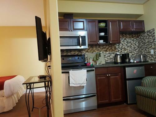 Posada Bayside Inn & Waterfront Suites