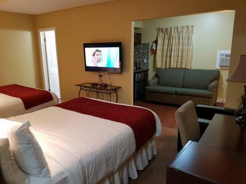 Posada Bayside Inn & Waterfront Suites