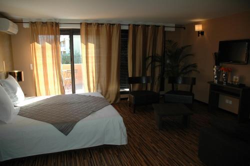 Bhb Hotel