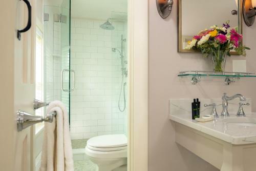 The Blushing Oyster Bed & Breakfast