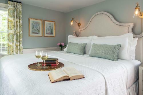 The Blushing Oyster Bed & Breakfast