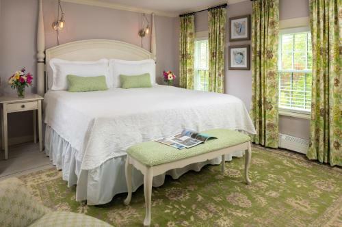 The Blushing Oyster Bed & Breakfast
