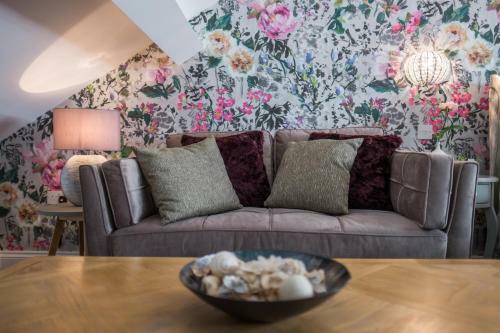 Hostal Elm House