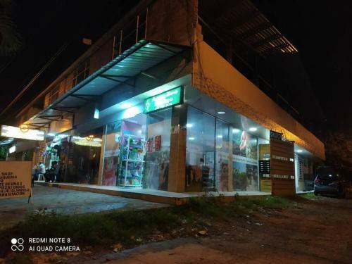 Tranquilo Y Comercial Apartamento
