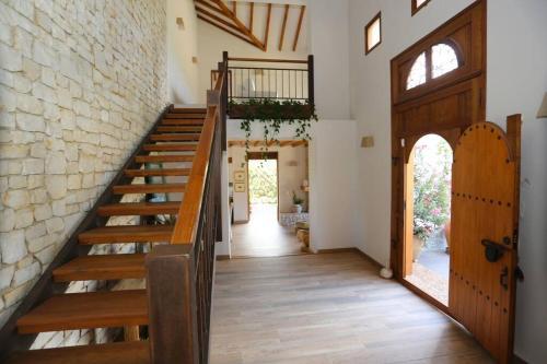 La Villa; Estilo Moderno Y Colonial