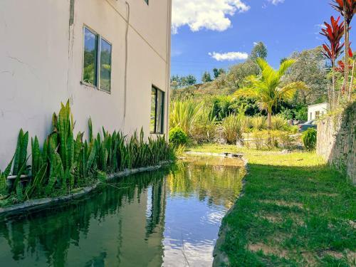 Aparthotel Los Lagos De Jas�