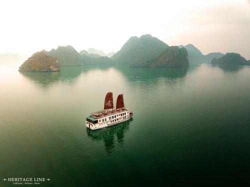 Violet Cruise - Heritage Line