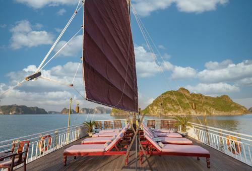 Violet Cruise - Heritage Line
