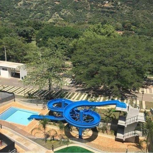 Apartamento En Condominio Lujoso de San Jer�nimo.