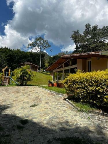 Finca Completa Piazza Bella - Aeropuerto Mde