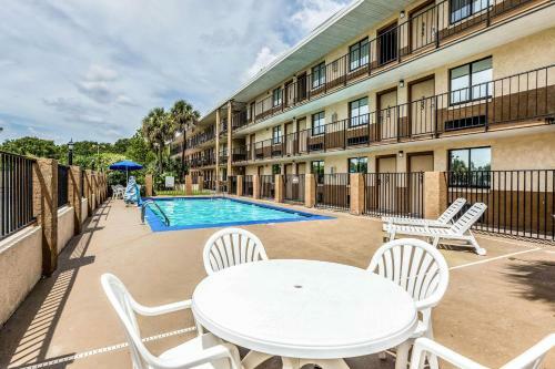 Motel Knights Inn Tampa