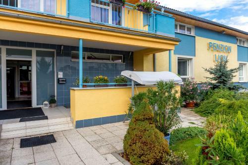 Hostal Penzion Lion